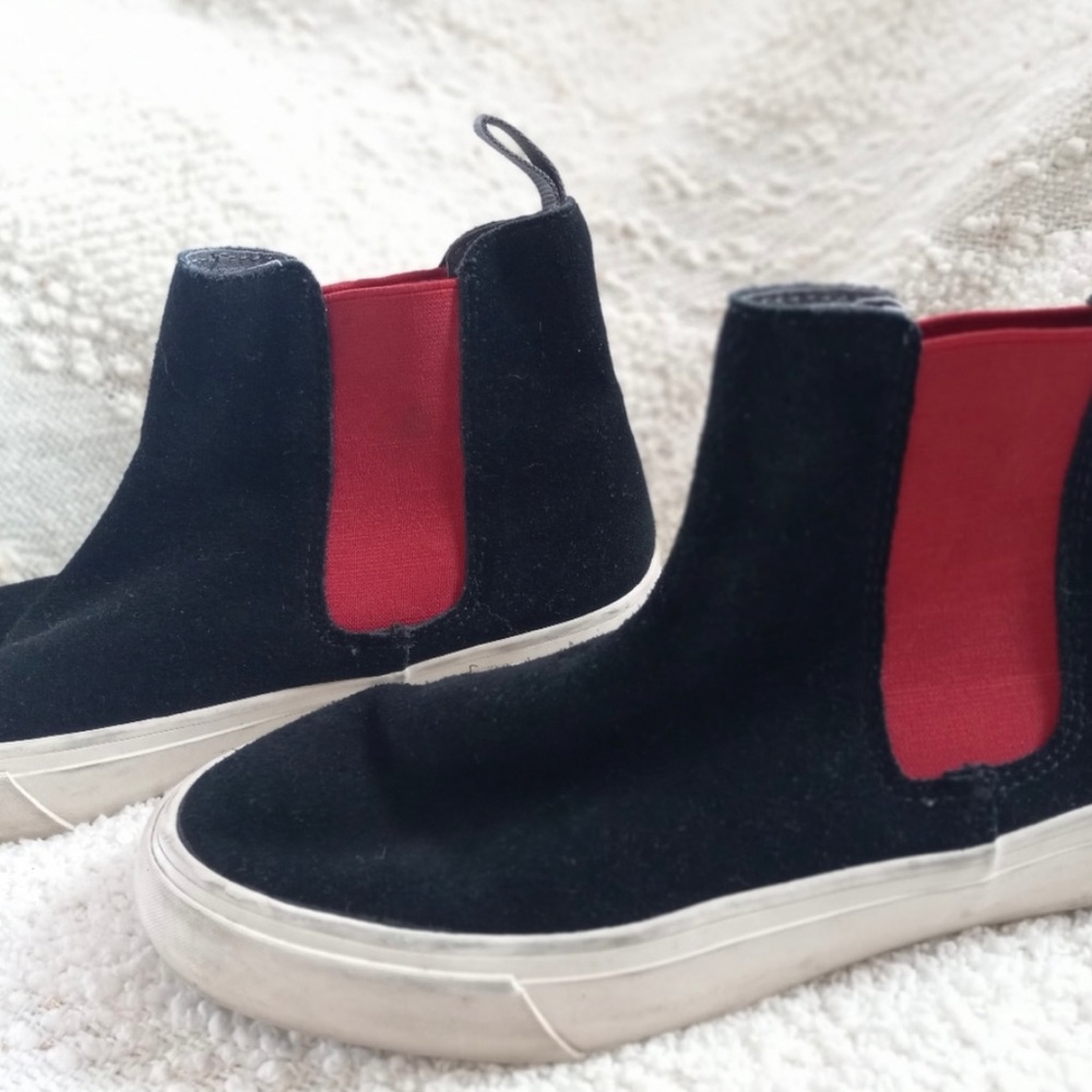 SeaVees sneakers…super cute!